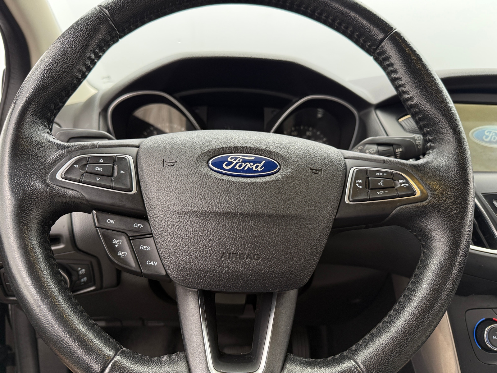 Thumbnail: 2016 Ford Focus - 4