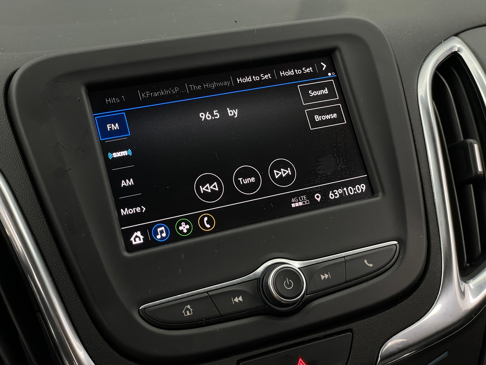 Thumbnail: 2020 Chevrolet Equinox - 4