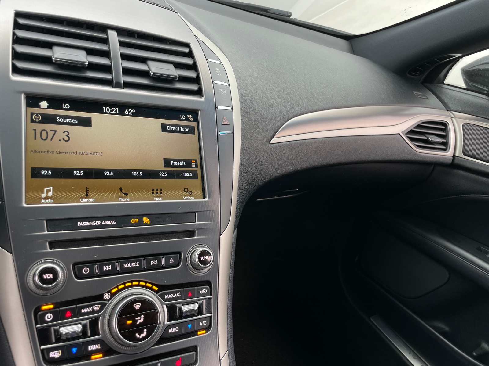 Thumbnail: 2017 Lincoln MKZ - 3