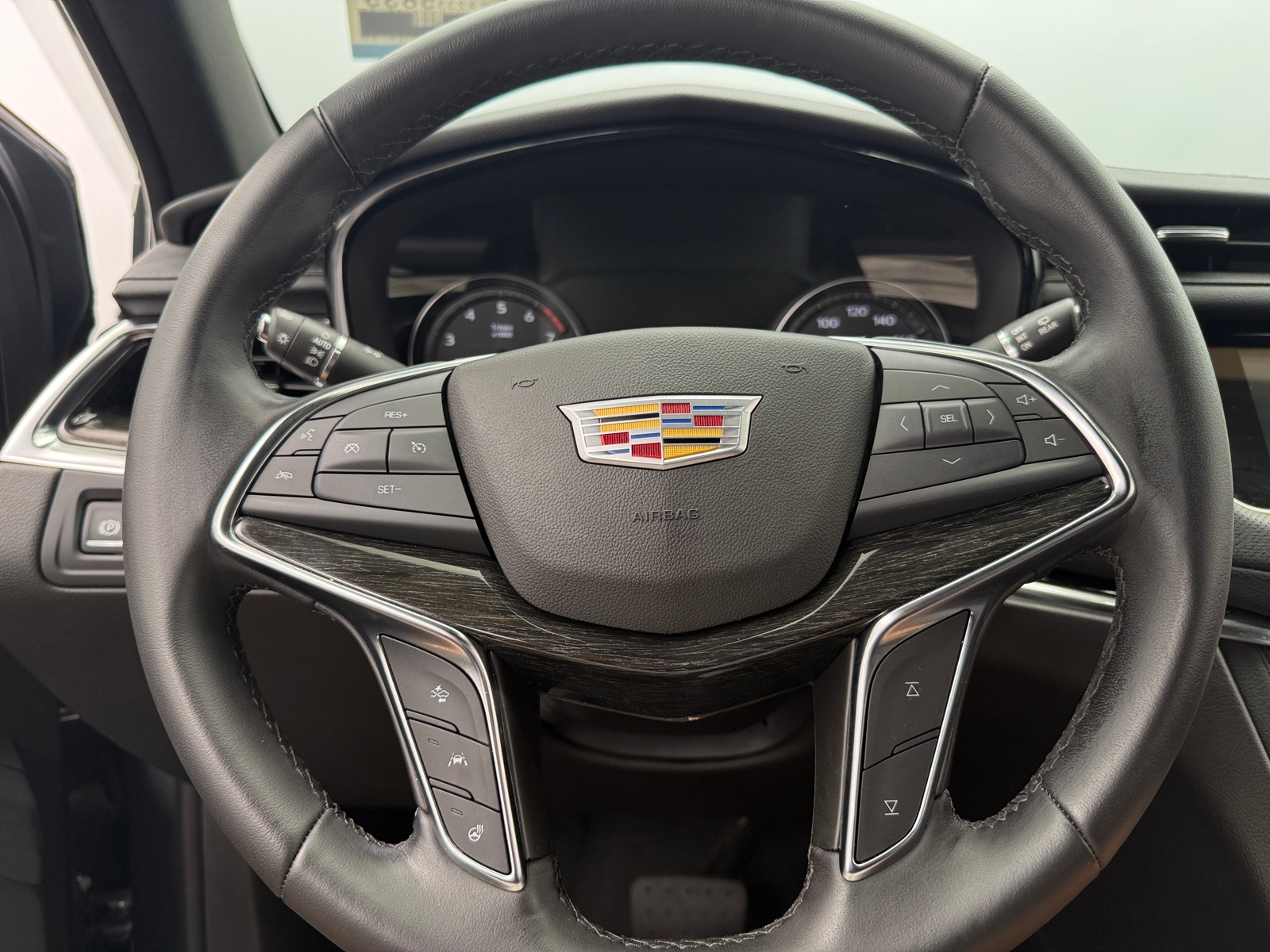 Thumbnail: 2022 Cadillac XT5 - 4