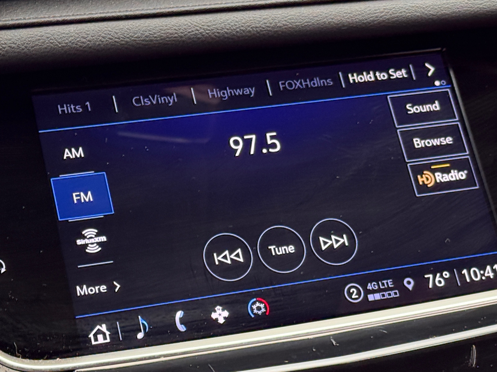Thumbnail: 2022 Cadillac XT5 - 3