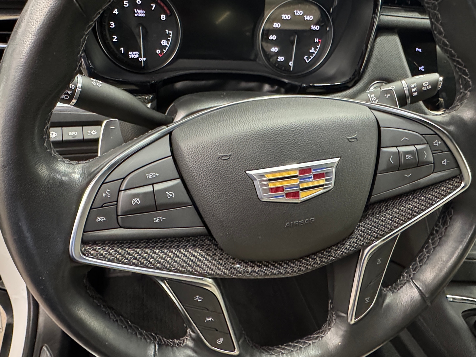Thumbnail: 2022 Cadillac XT5 - 4