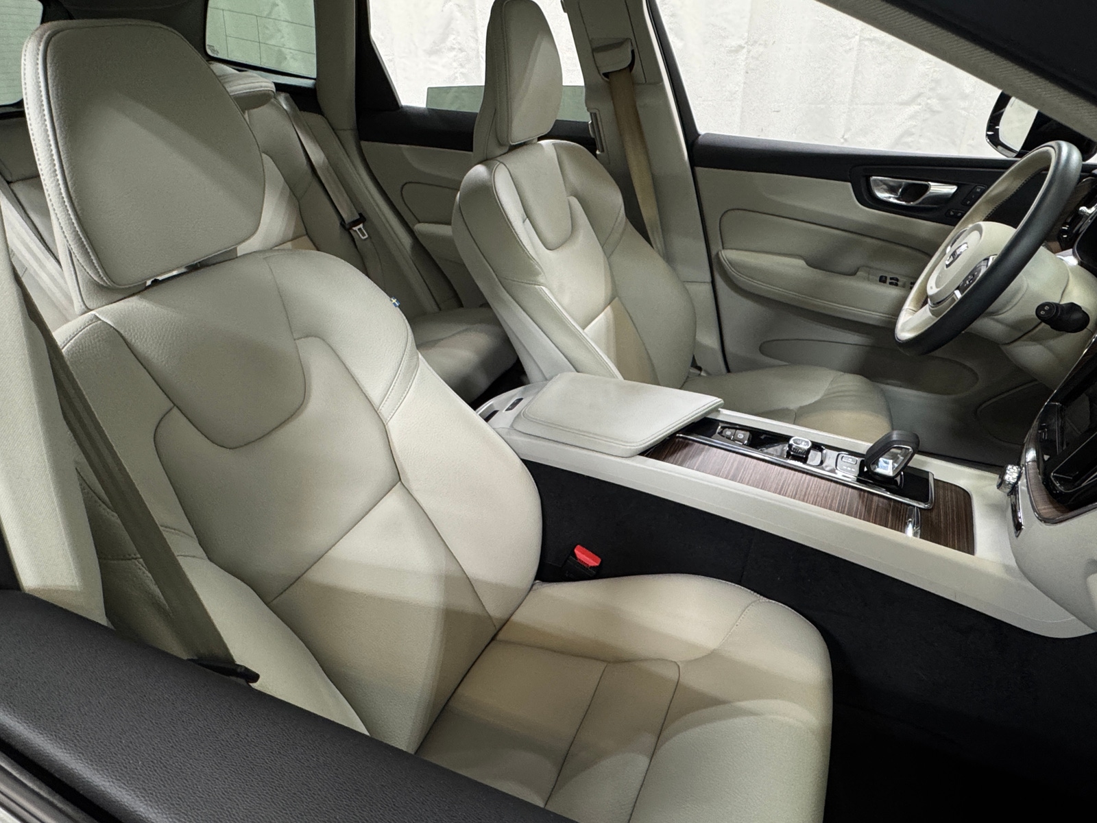 Thumbnail: 2022 Volvo XC60 - 2