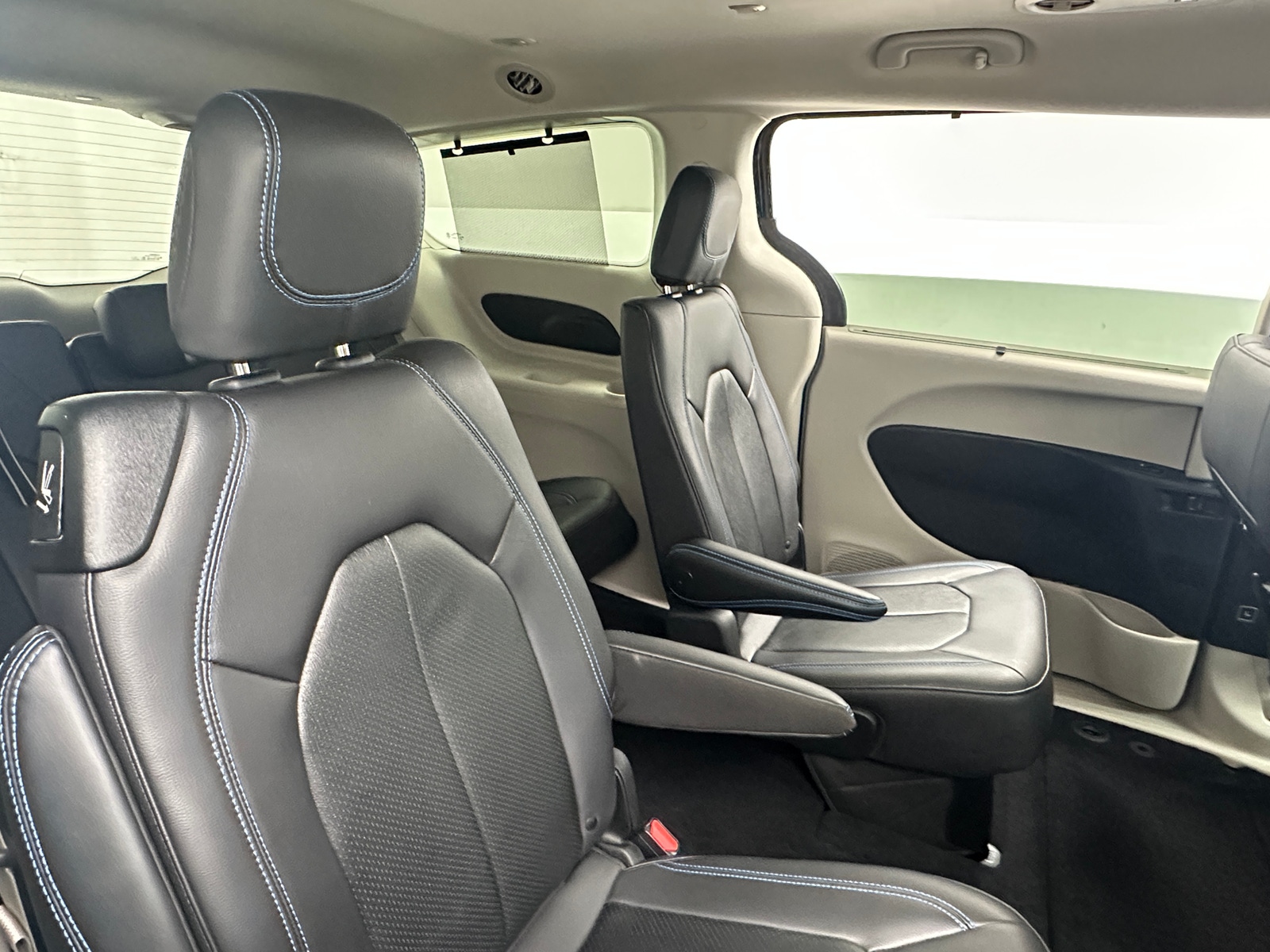 Thumbnail: 2021 Chrysler Pacifica - 5