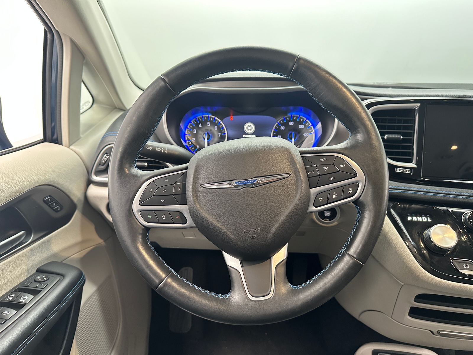 Thumbnail: 2021 Chrysler Pacifica - 4