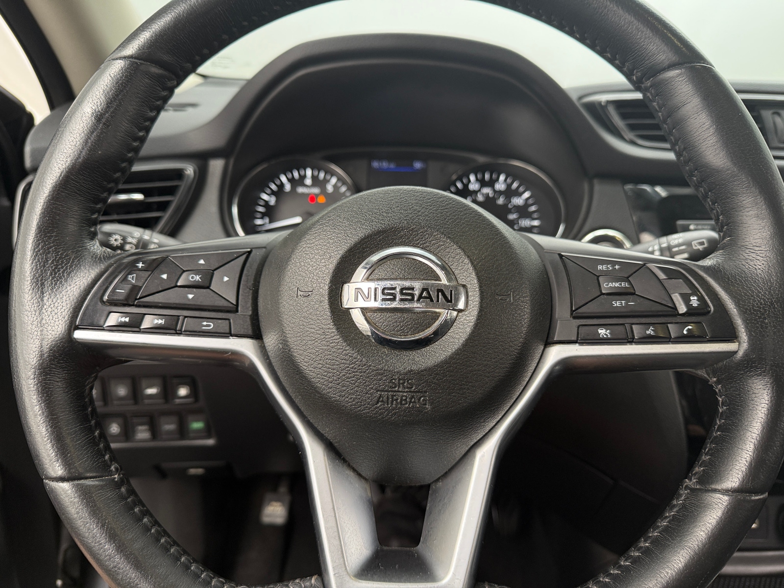 Thumbnail: 2018 Nissan Rogue - 4