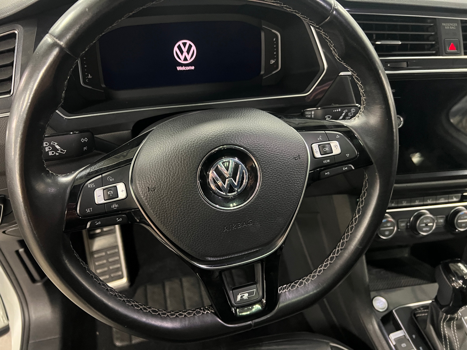 Thumbnail: 2021 Volkswagen Tiguan - 4