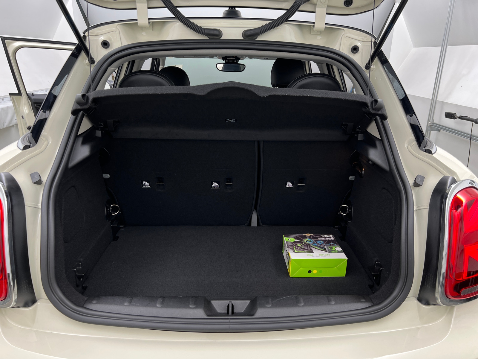 Thumbnail: 2023 MINI Cooper Hardtop - 6