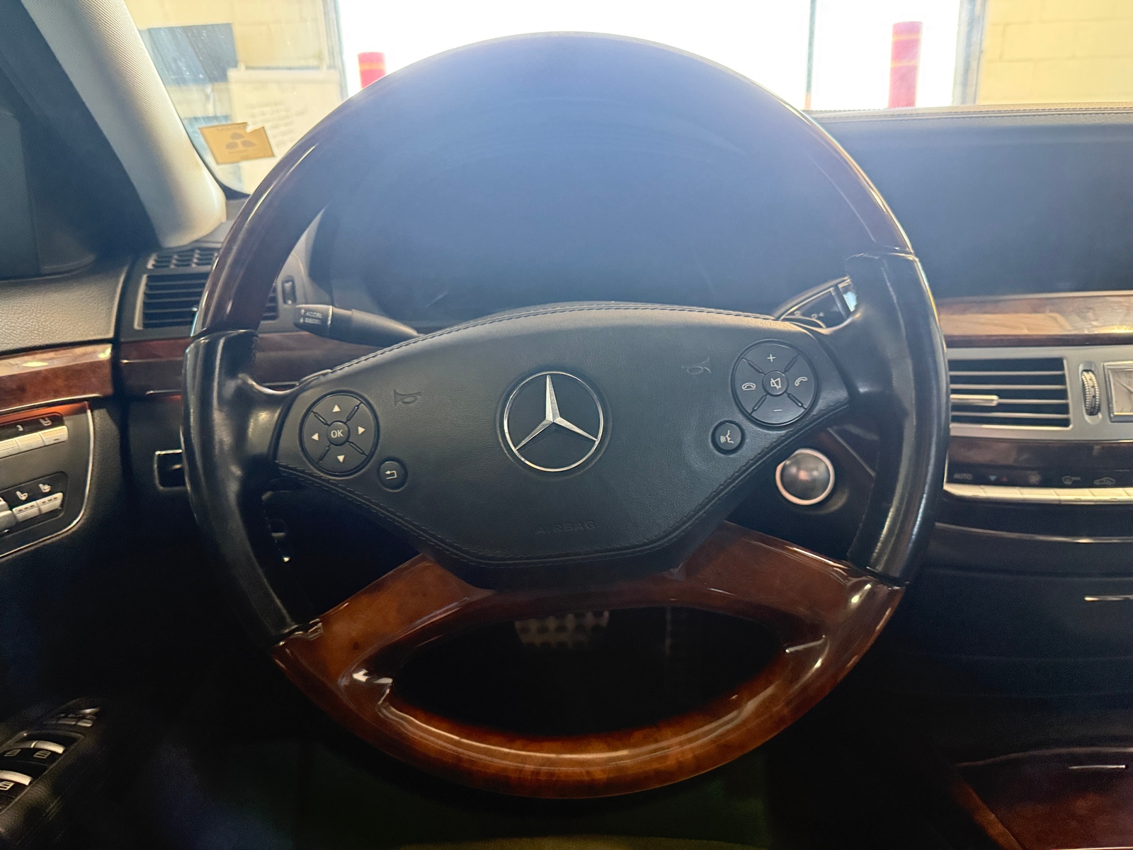 Thumbnail: 2011 Mercedes-Benz S-Class - 4