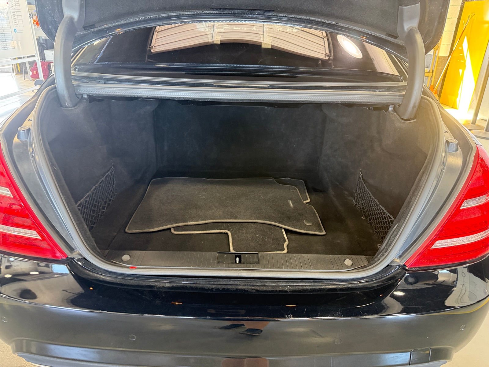 Thumbnail: 2011 Mercedes-Benz S-Class - 6