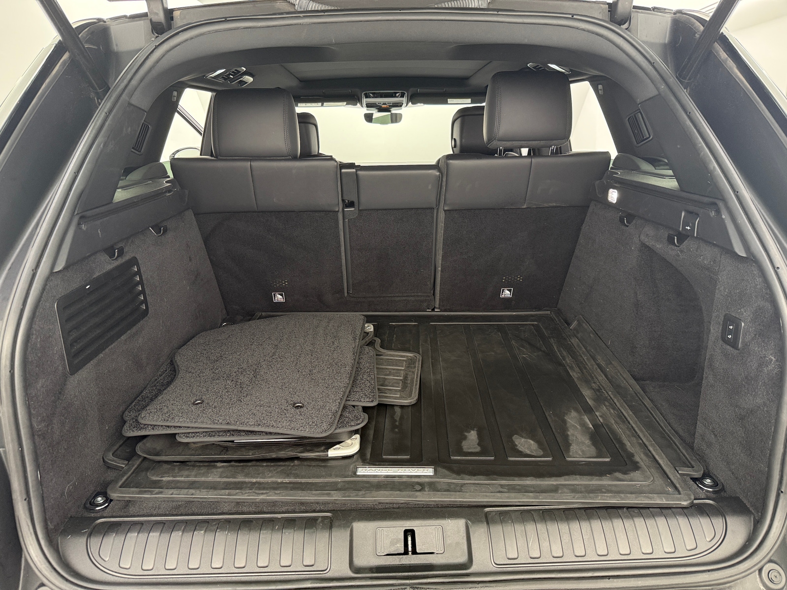 Thumbnail: 2020 Land Rover Range Rover Sport - 6
