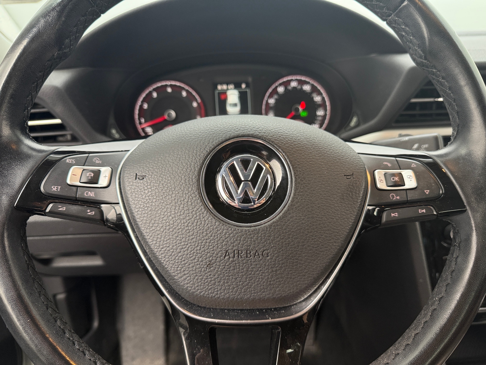 Thumbnail: 2020 Volkswagen Passat - 4