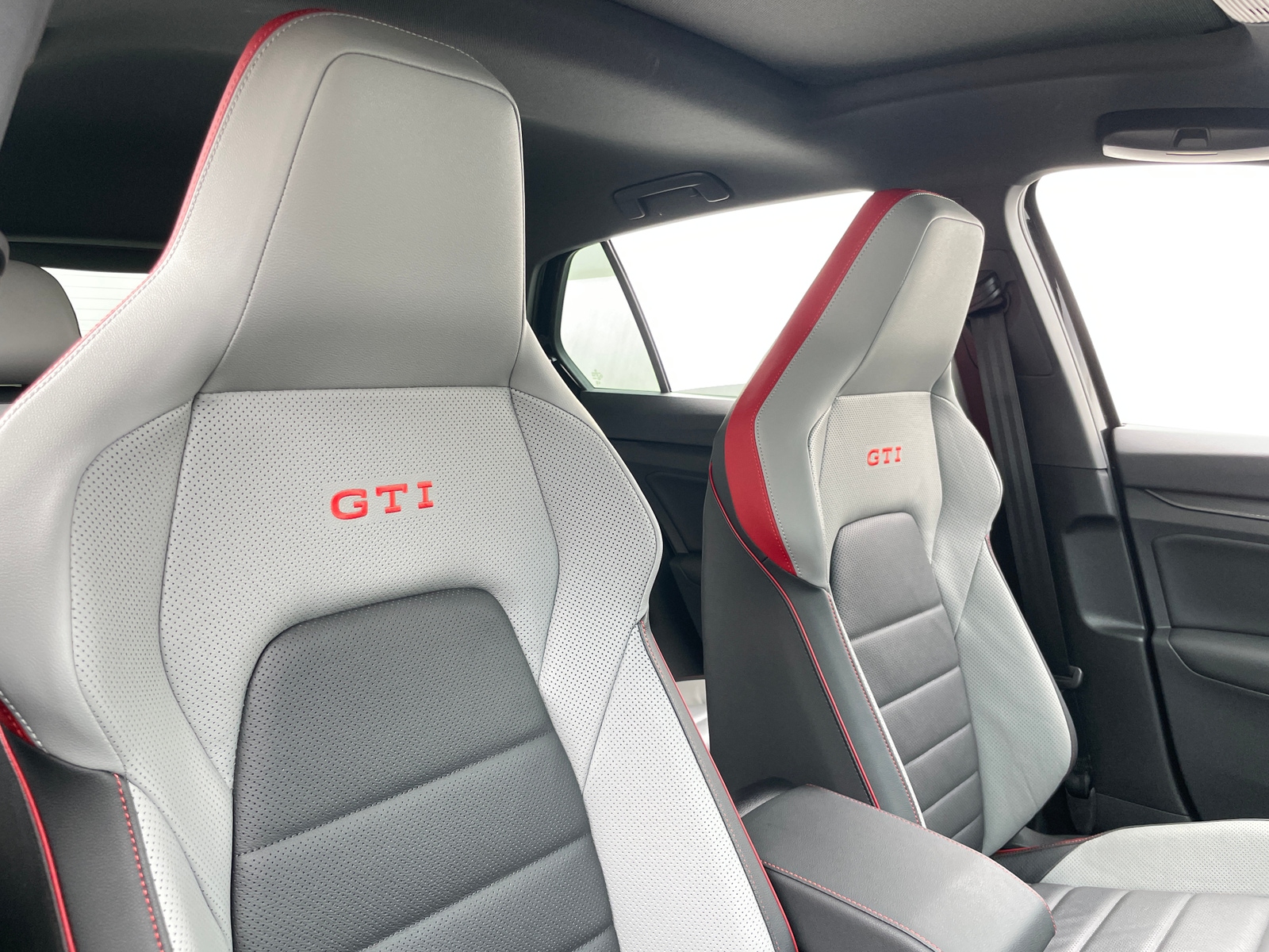 Thumbnail: 2024 Volkswagen Golf - 2