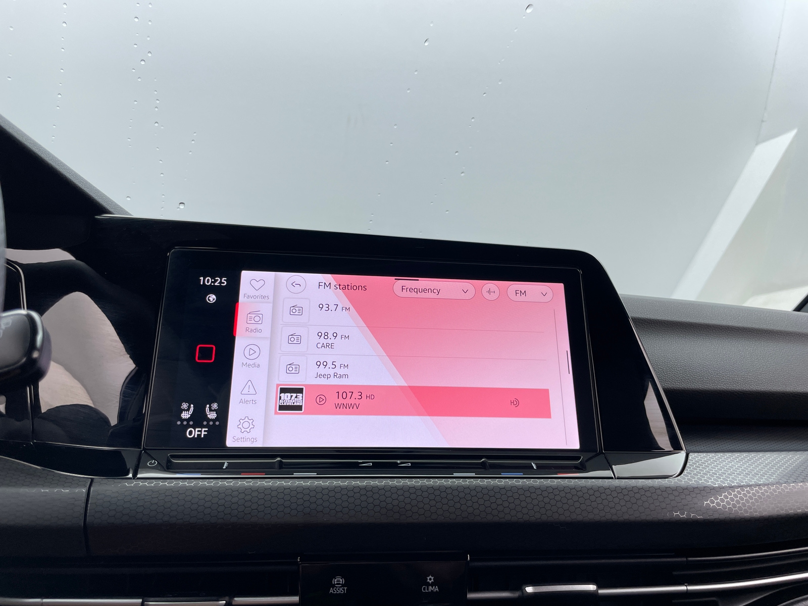 Thumbnail: 2024 Volkswagen Golf - 4