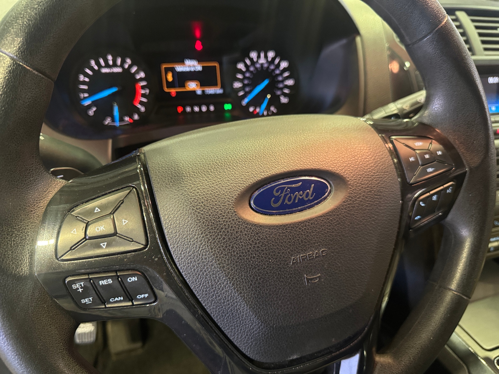Thumbnail: 2017 Ford Explorer - 5