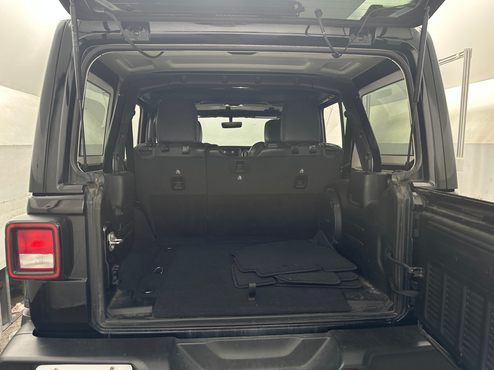 Thumbnail: 2022 Jeep Wrangler - 6