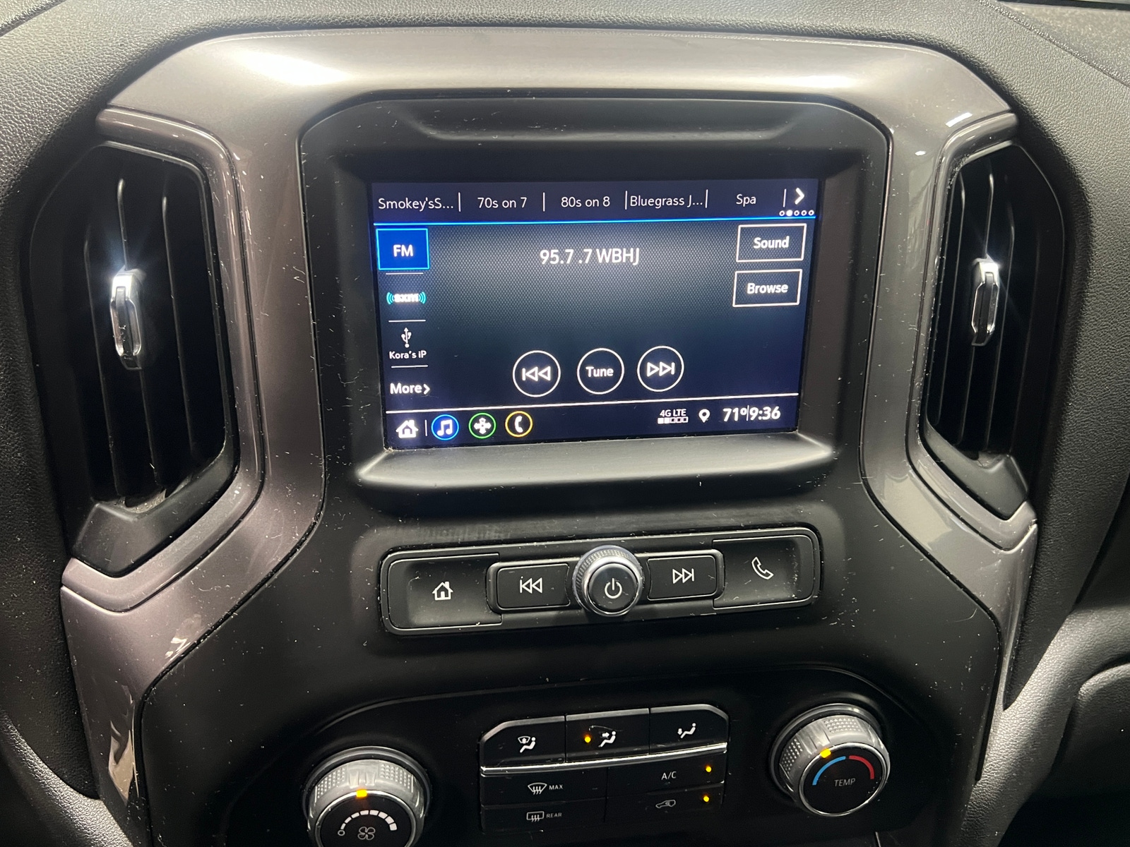 Thumbnail: 2020 Chevrolet Silverado 1500 - 4