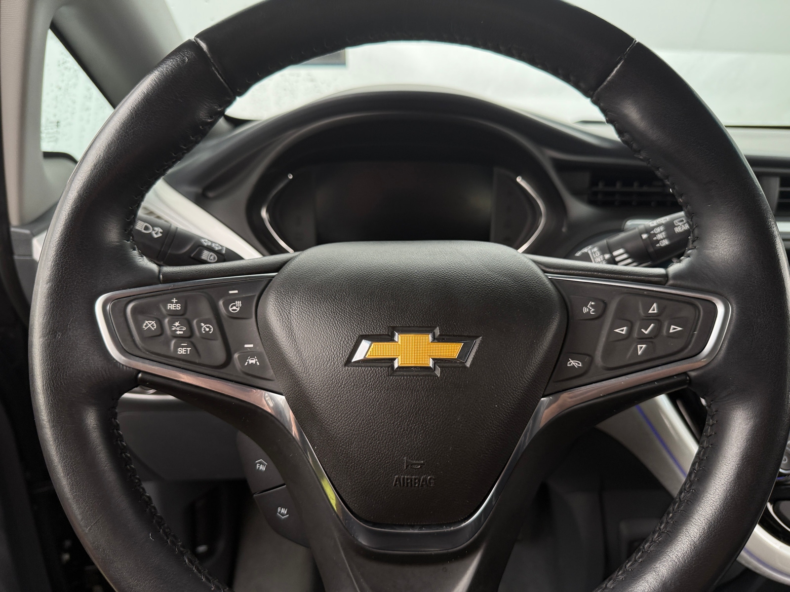 Thumbnail: 2018 Chevrolet Bolt EV - 4