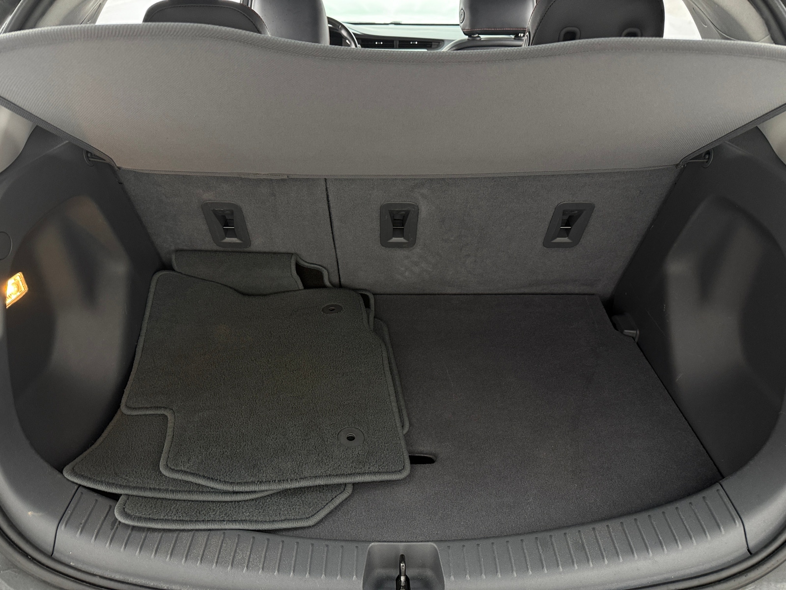 Thumbnail: 2018 Chevrolet Bolt EV - 6