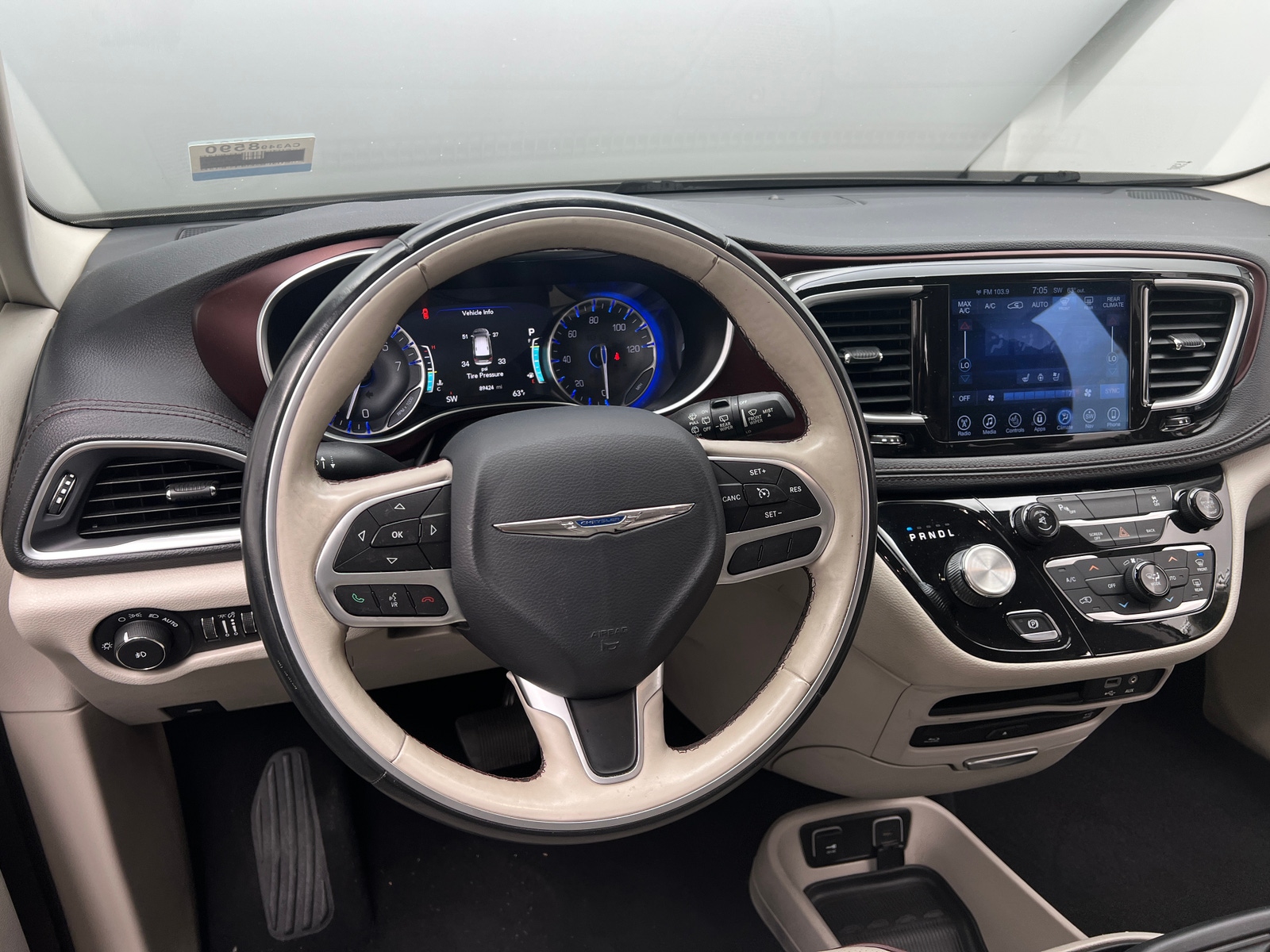 Thumbnail: 2017 Chrysler Pacifica - 4
