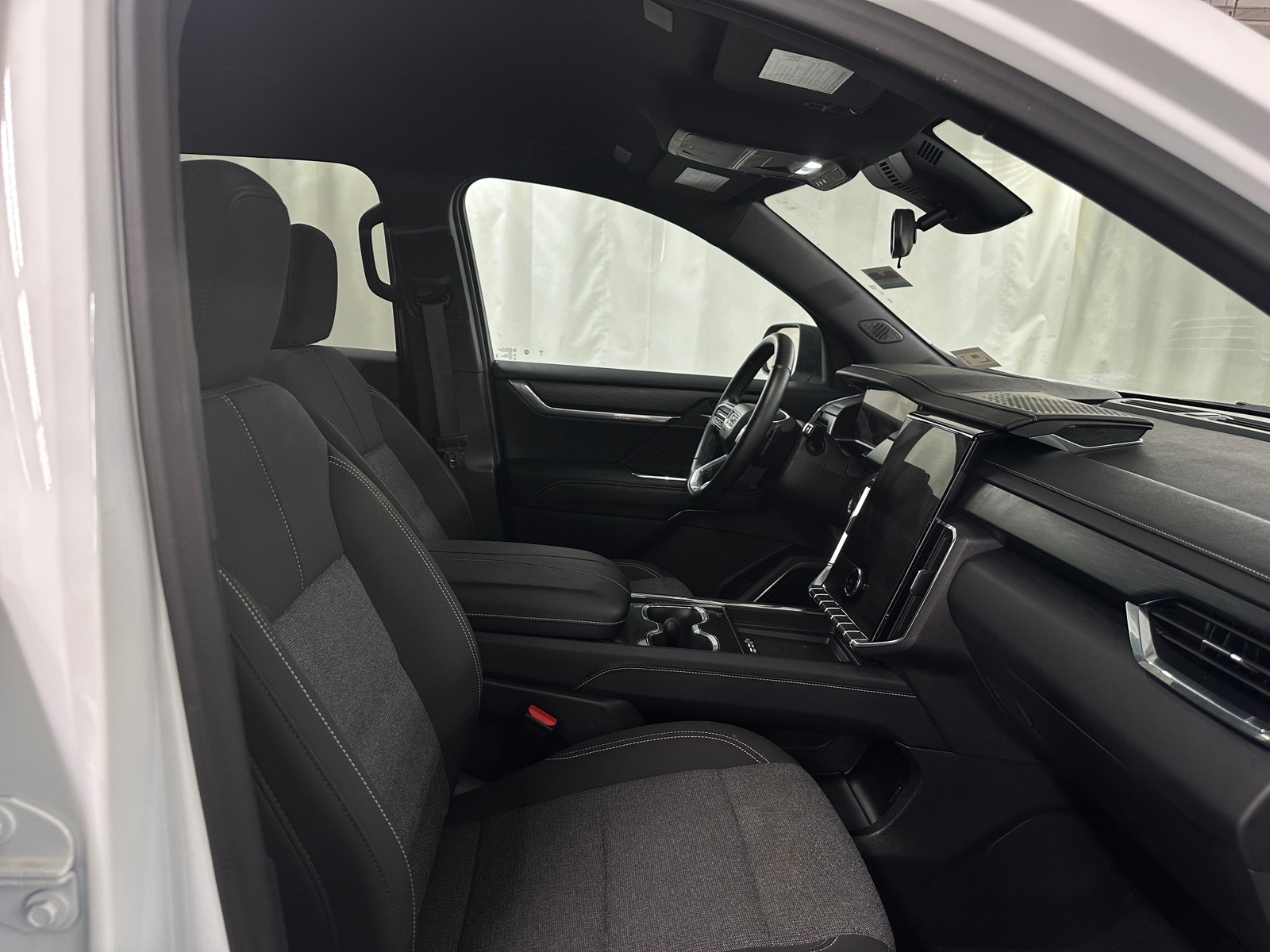 Thumbnail: 2025 GMC Acadia - 2