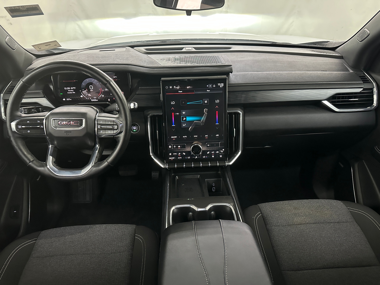Thumbnail: 2025 GMC Acadia - 3
