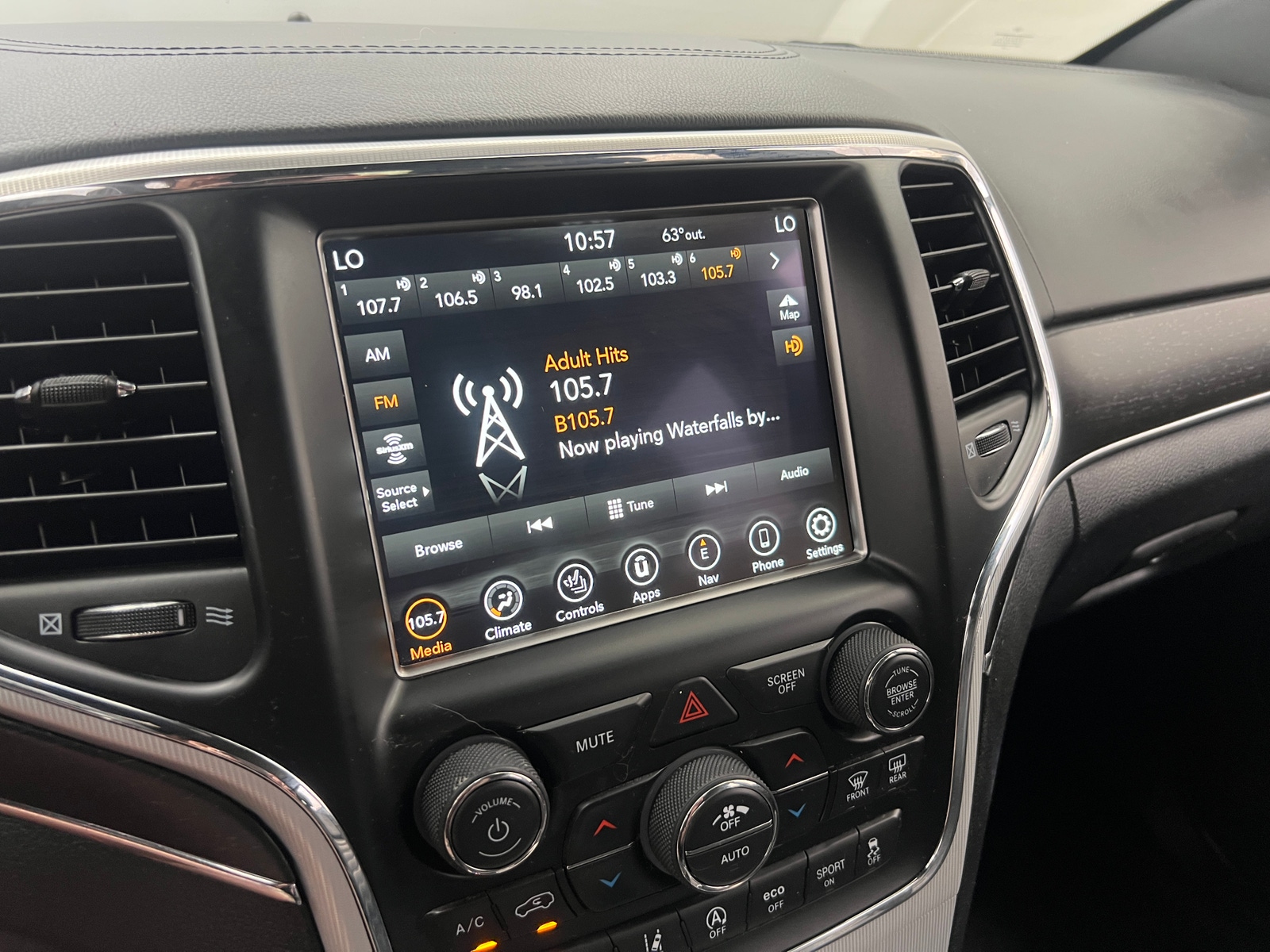 Thumbnail: 2018 Jeep Grand Cherokee - 3