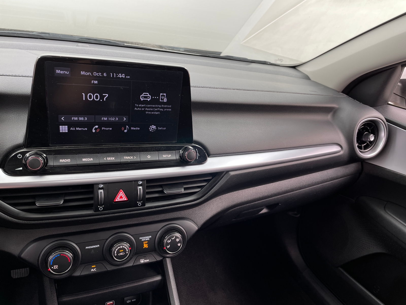 Thumbnail: 2022 Kia Forte - 4