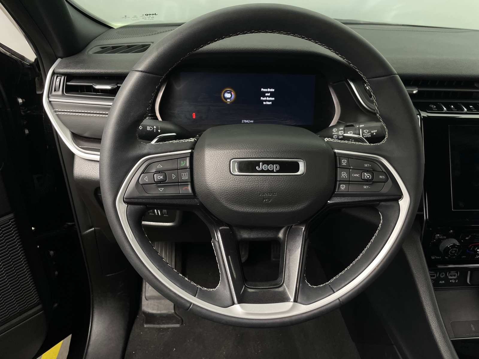 Thumbnail: 2023 Jeep Grand Cherokee - 4
