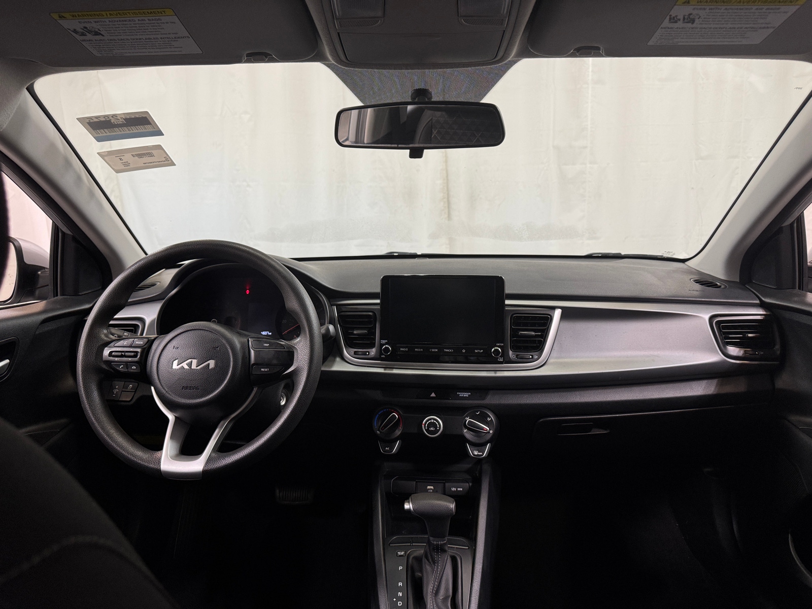 Thumbnail: 2023 Kia Rio - 3