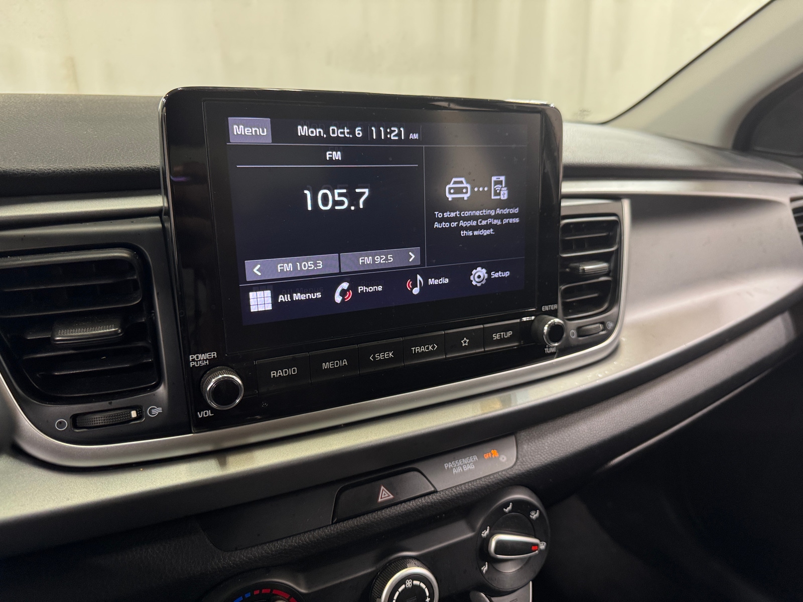 Thumbnail: 2023 Kia Rio - 4