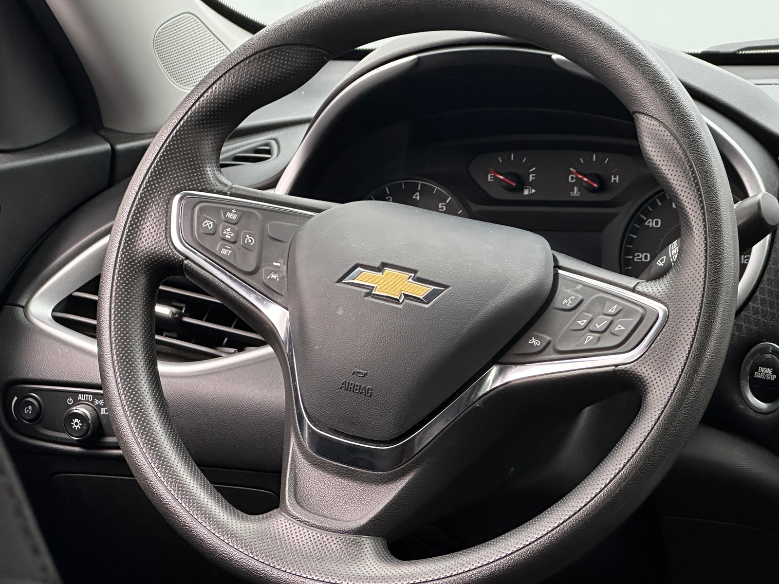 Thumbnail: 2023 Chevrolet Malibu - 5