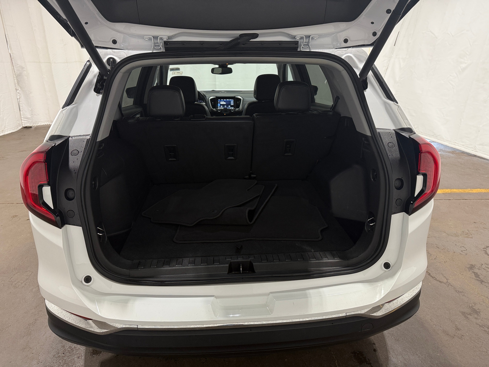 Thumbnail: 2024 GMC Terrain - 6