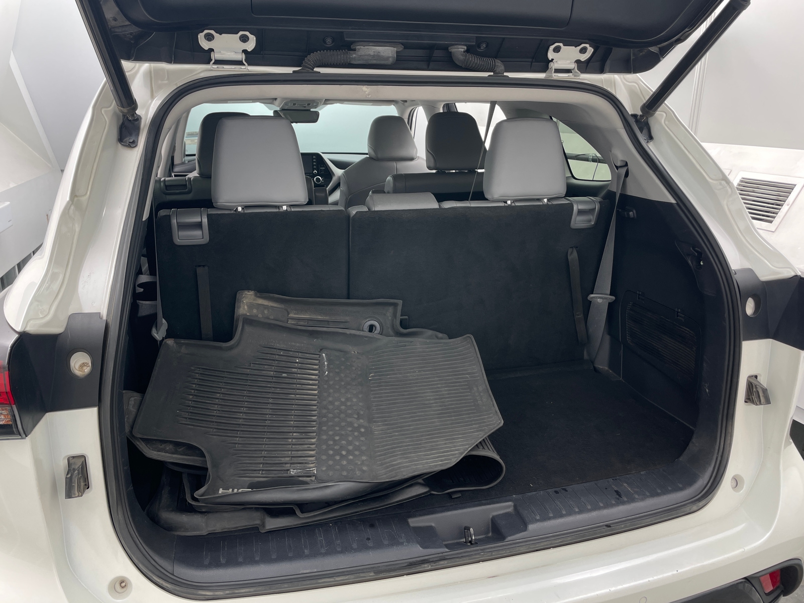Thumbnail: 2020 Toyota Highlander - 6