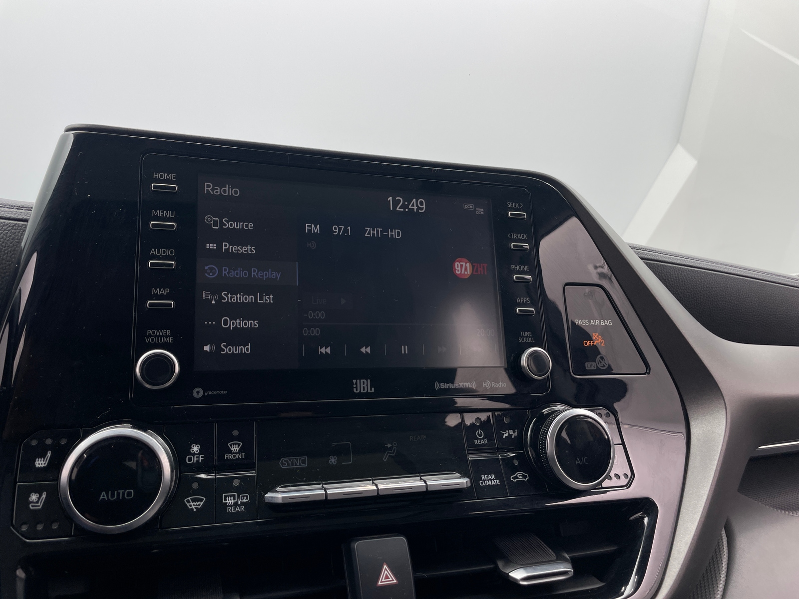 Thumbnail: 2020 Toyota Highlander - 3