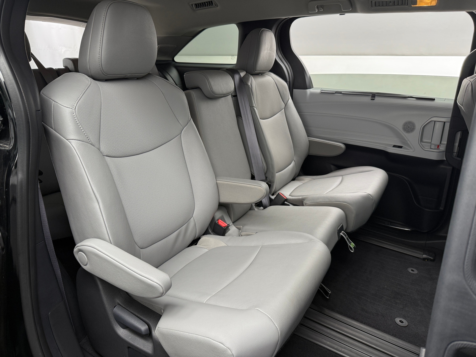 Thumbnail: 2025 Toyota Sienna - 5