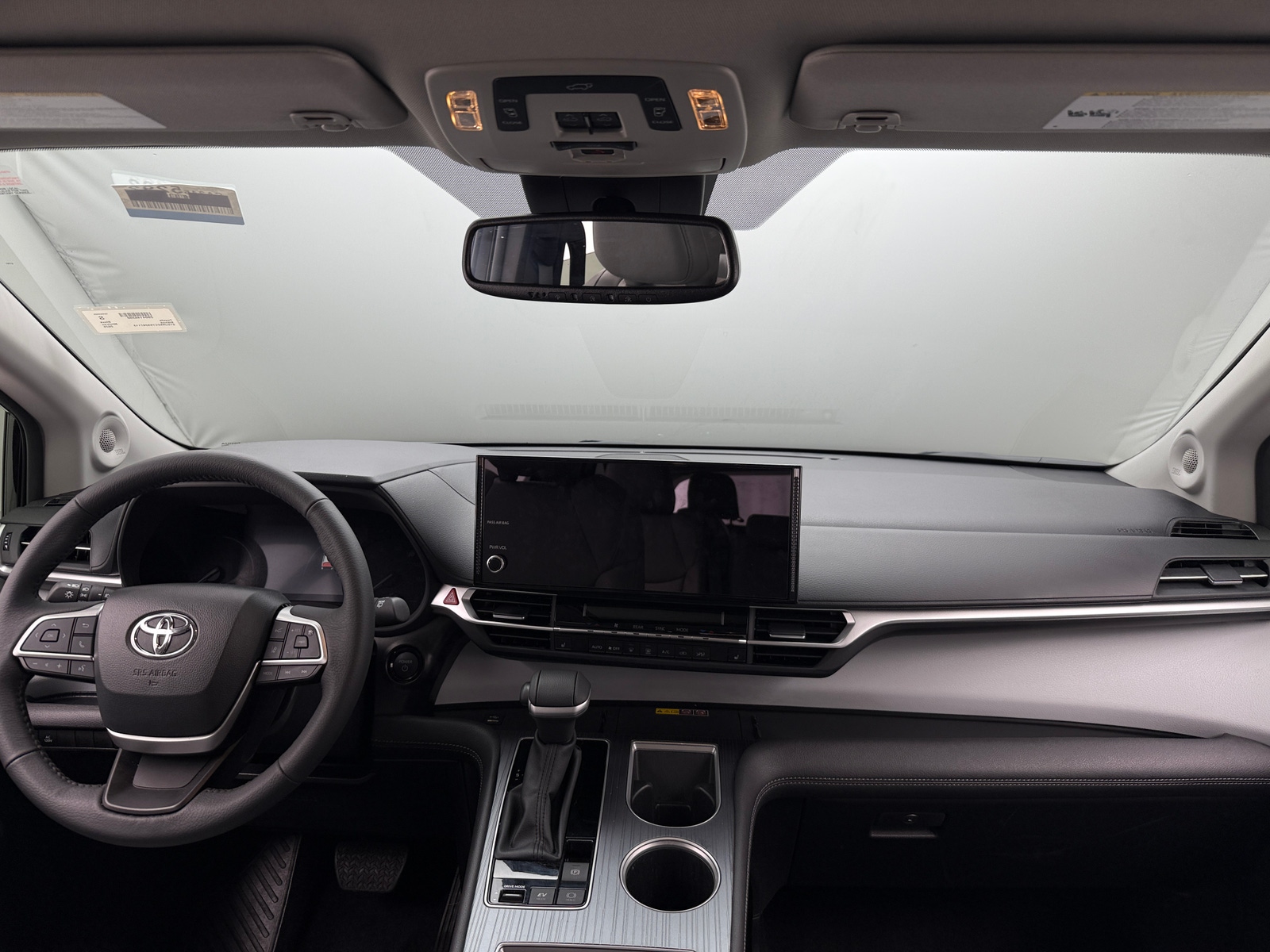 Thumbnail: 2025 Toyota Sienna - 2