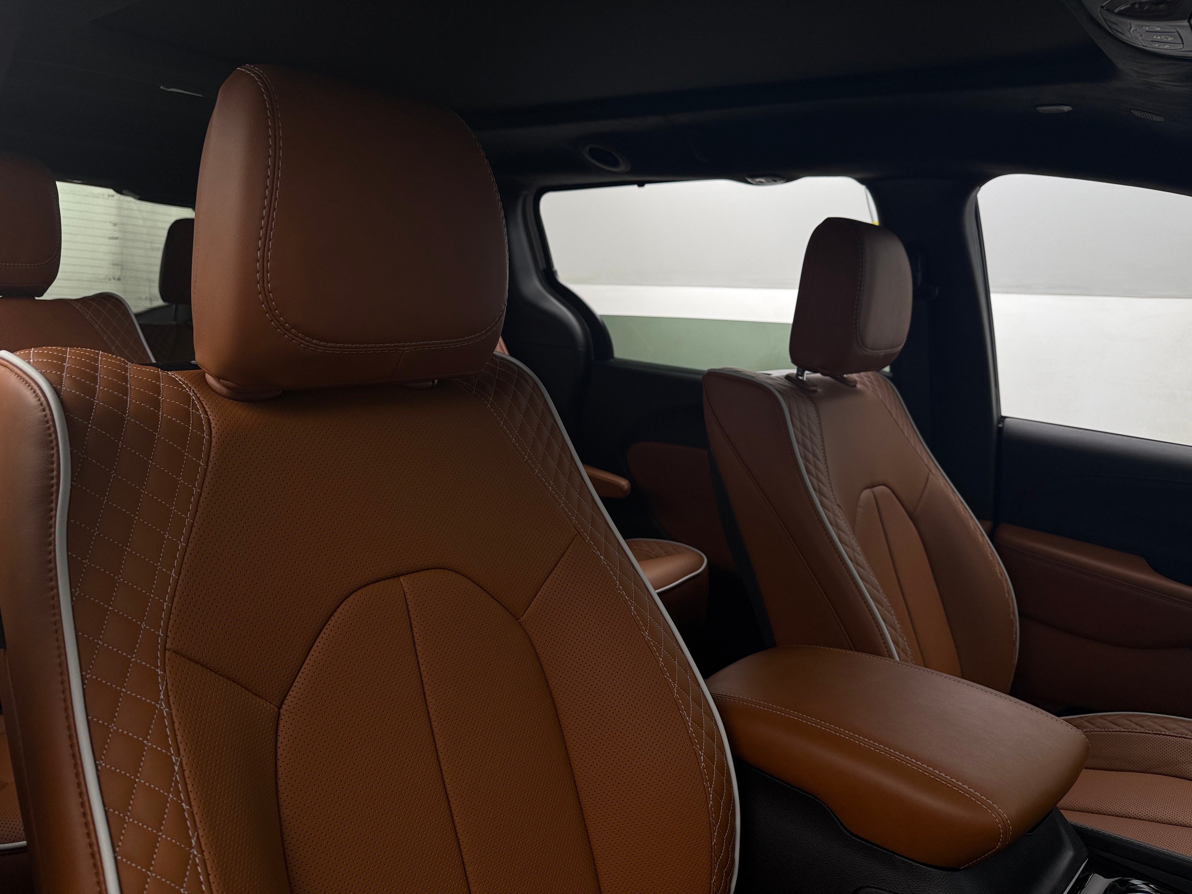 2026 Chrysler Pacifica Pinnacle's photo