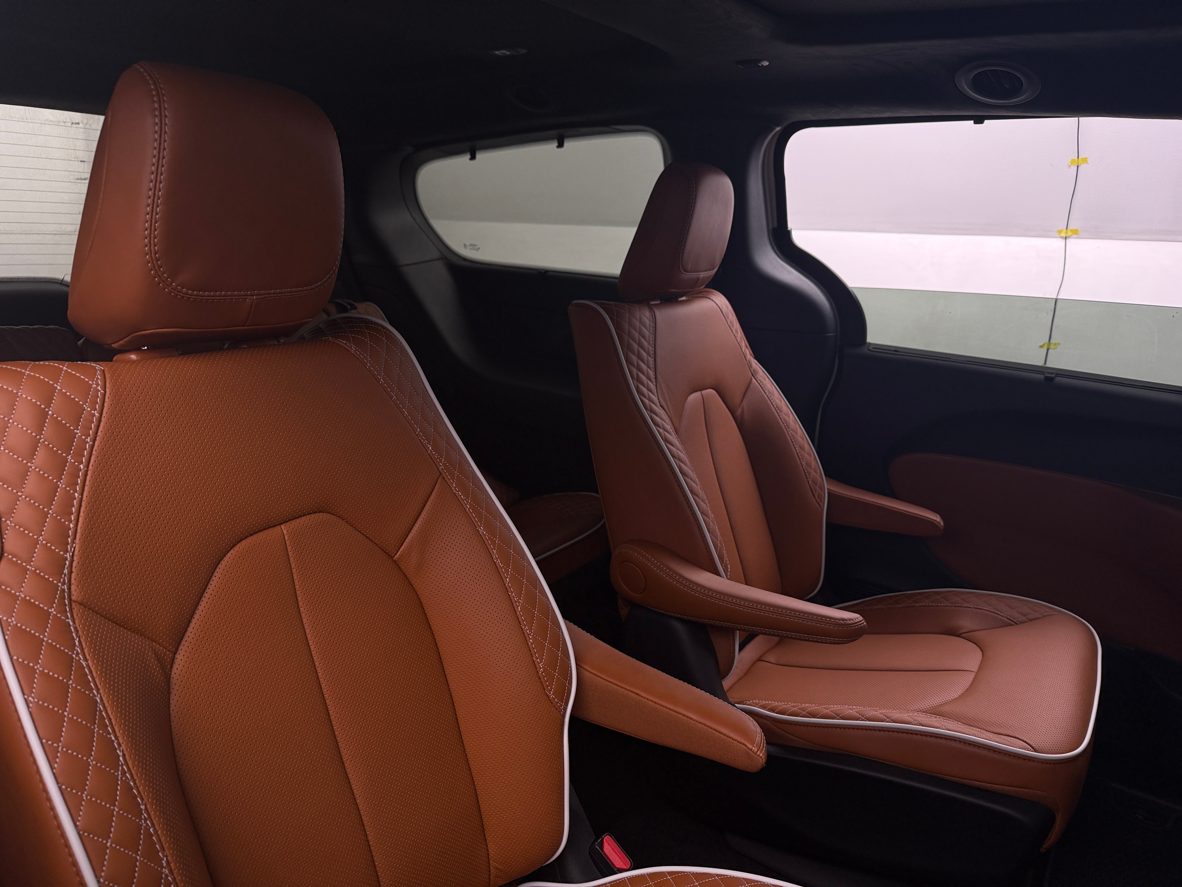 2026 Chrysler Pacifica Pinnacle's photo