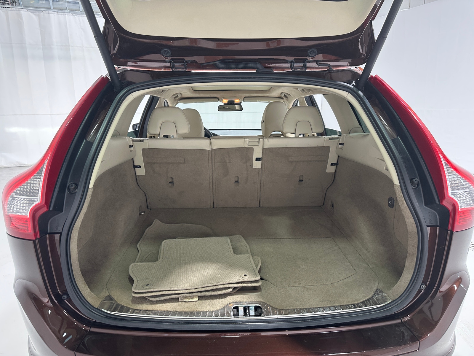 Thumbnail: 2015 Volvo XC60 - 6