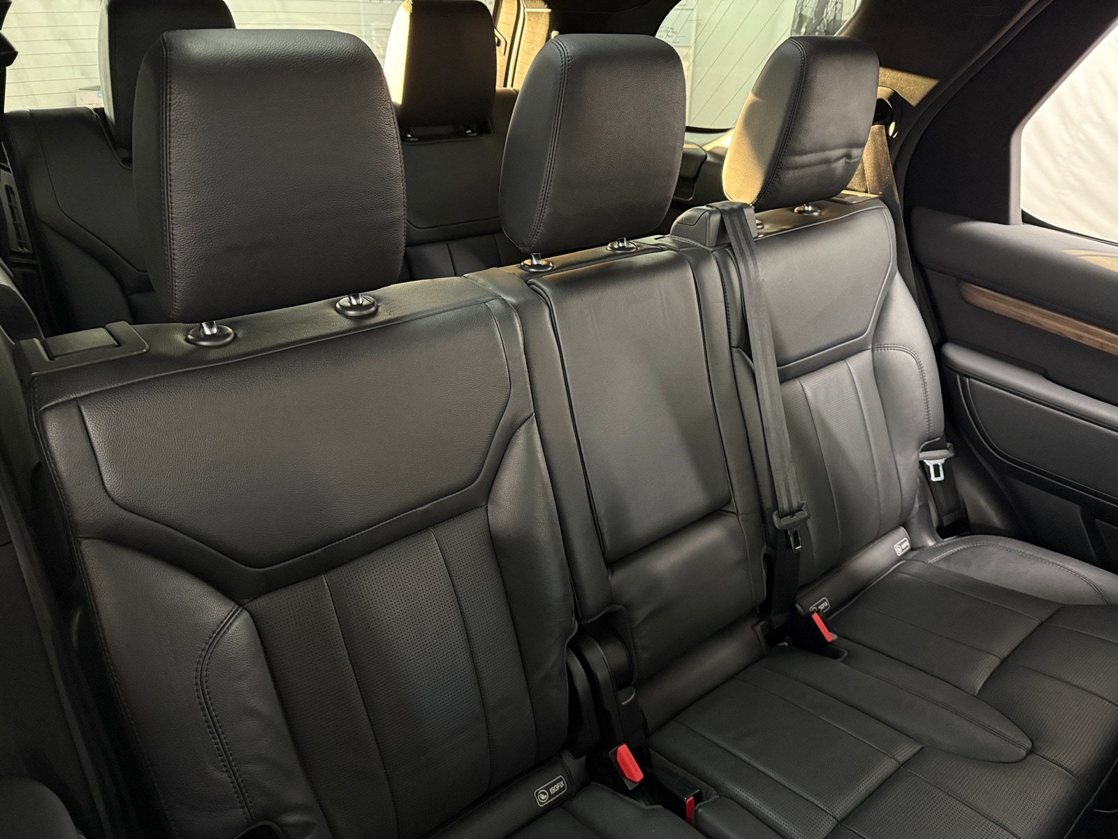 Thumbnail: 2019 Land Rover Discovery - 5