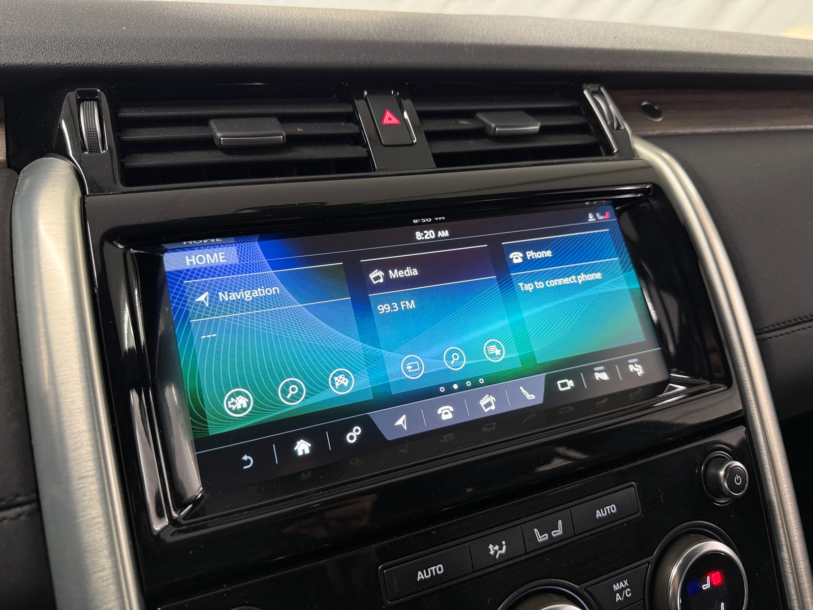 Thumbnail: 2019 Land Rover Discovery - 3