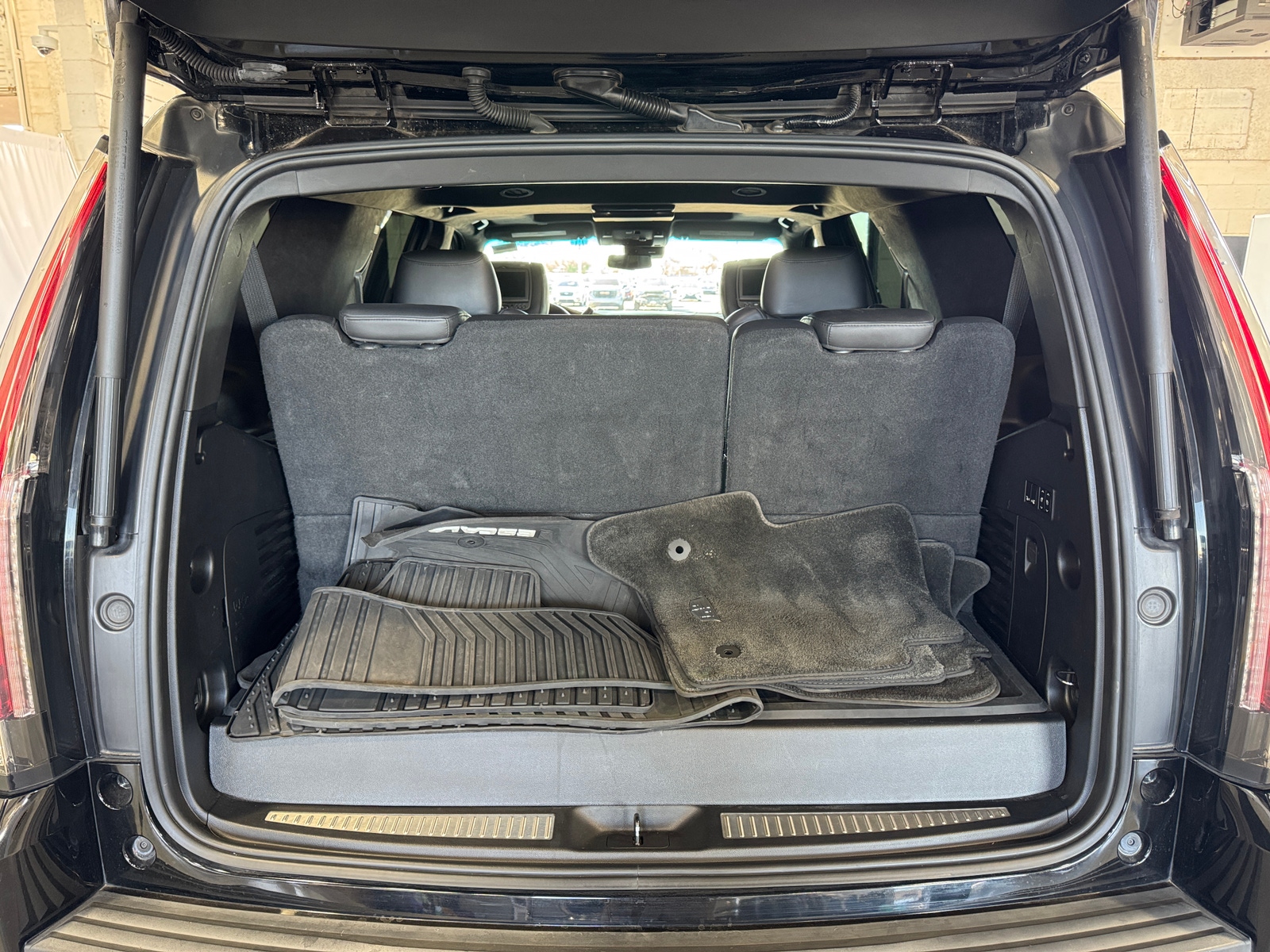 Thumbnail: 2019 Cadillac Escalade - 6
