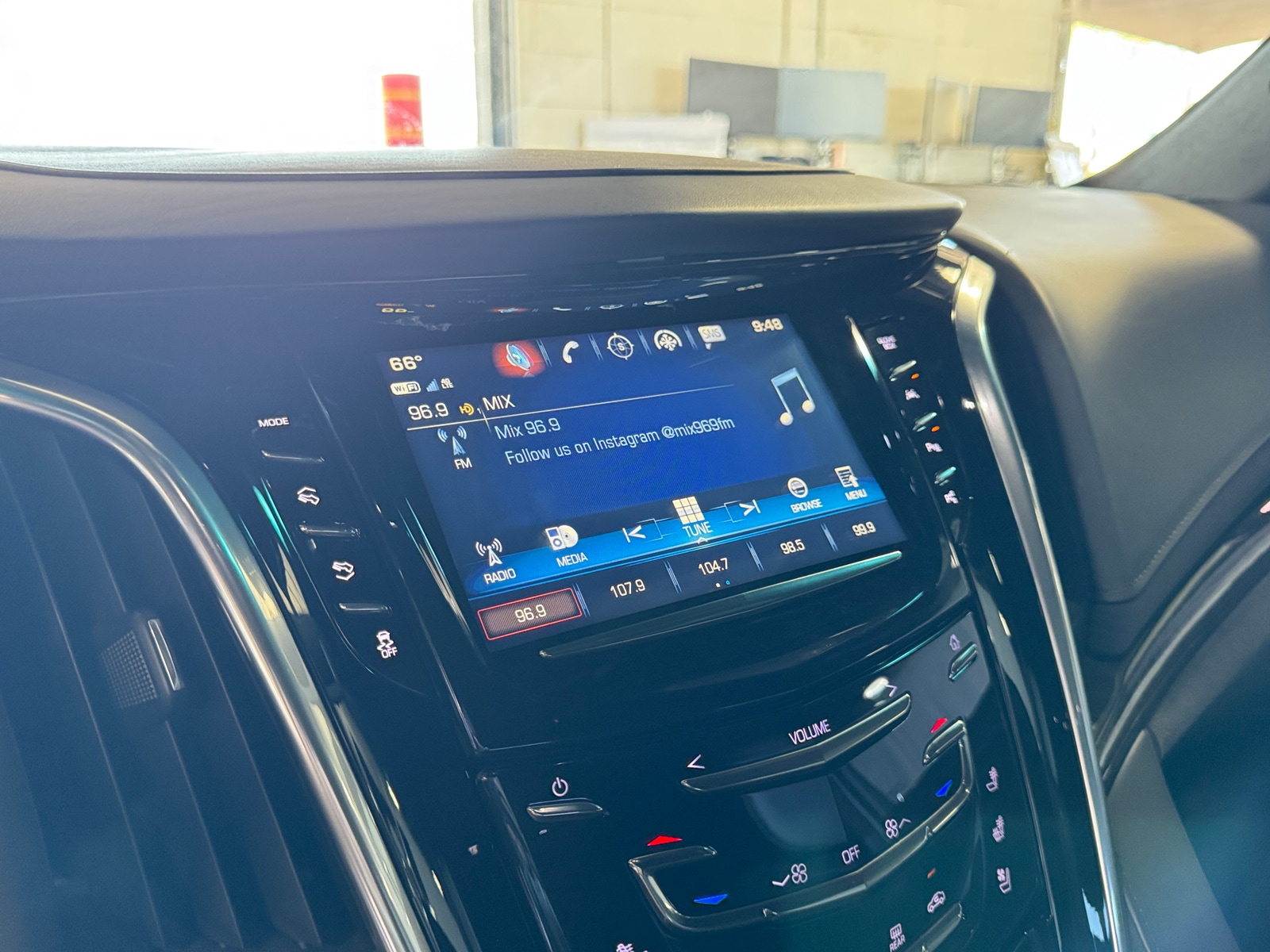 Thumbnail: 2019 Cadillac Escalade - 3