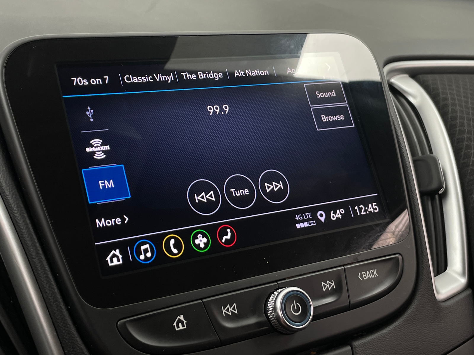 Thumbnail: 2024 Chevrolet Malibu - 4