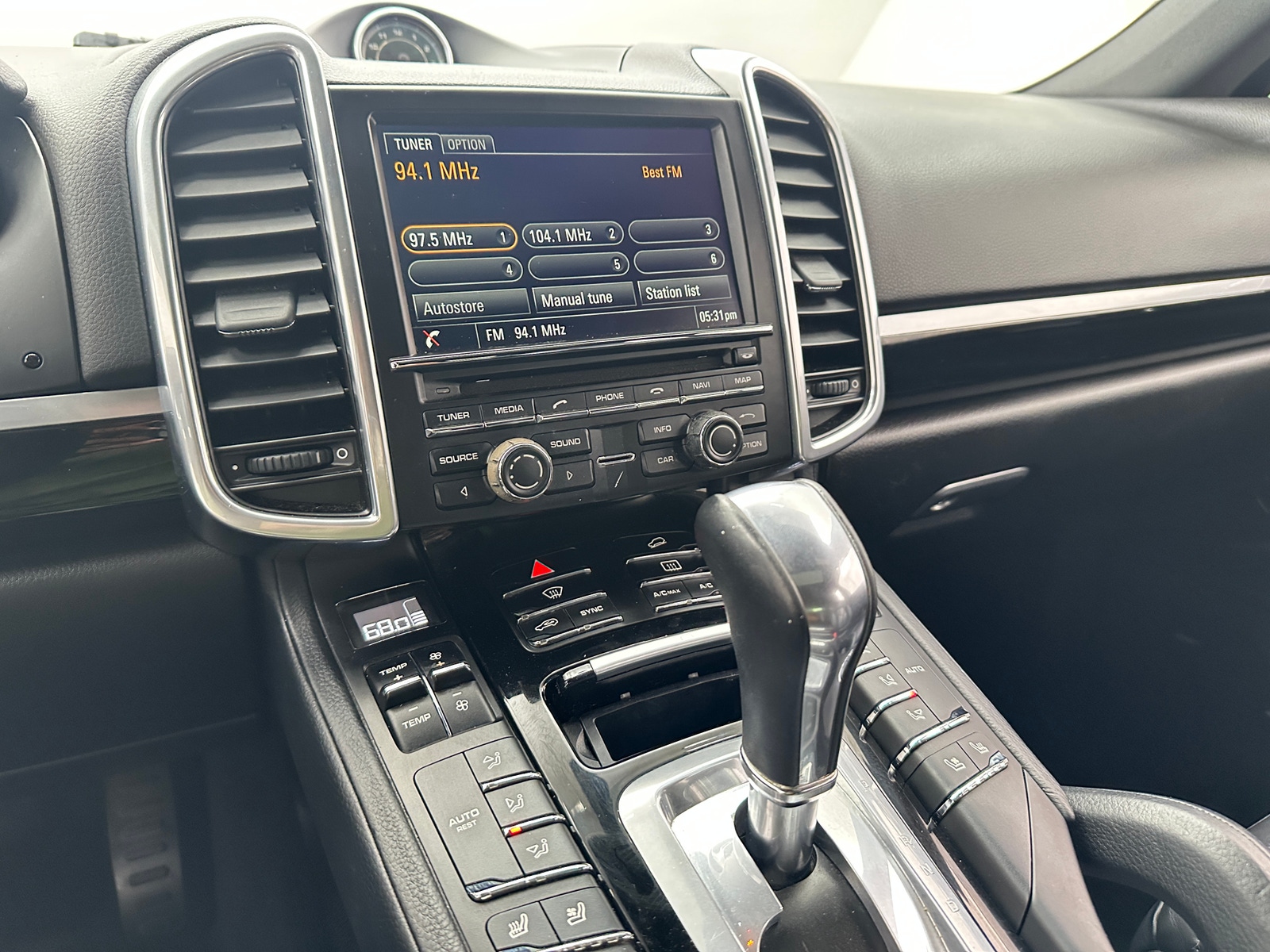 Thumbnail: 2016 Porsche Cayenne - 3
