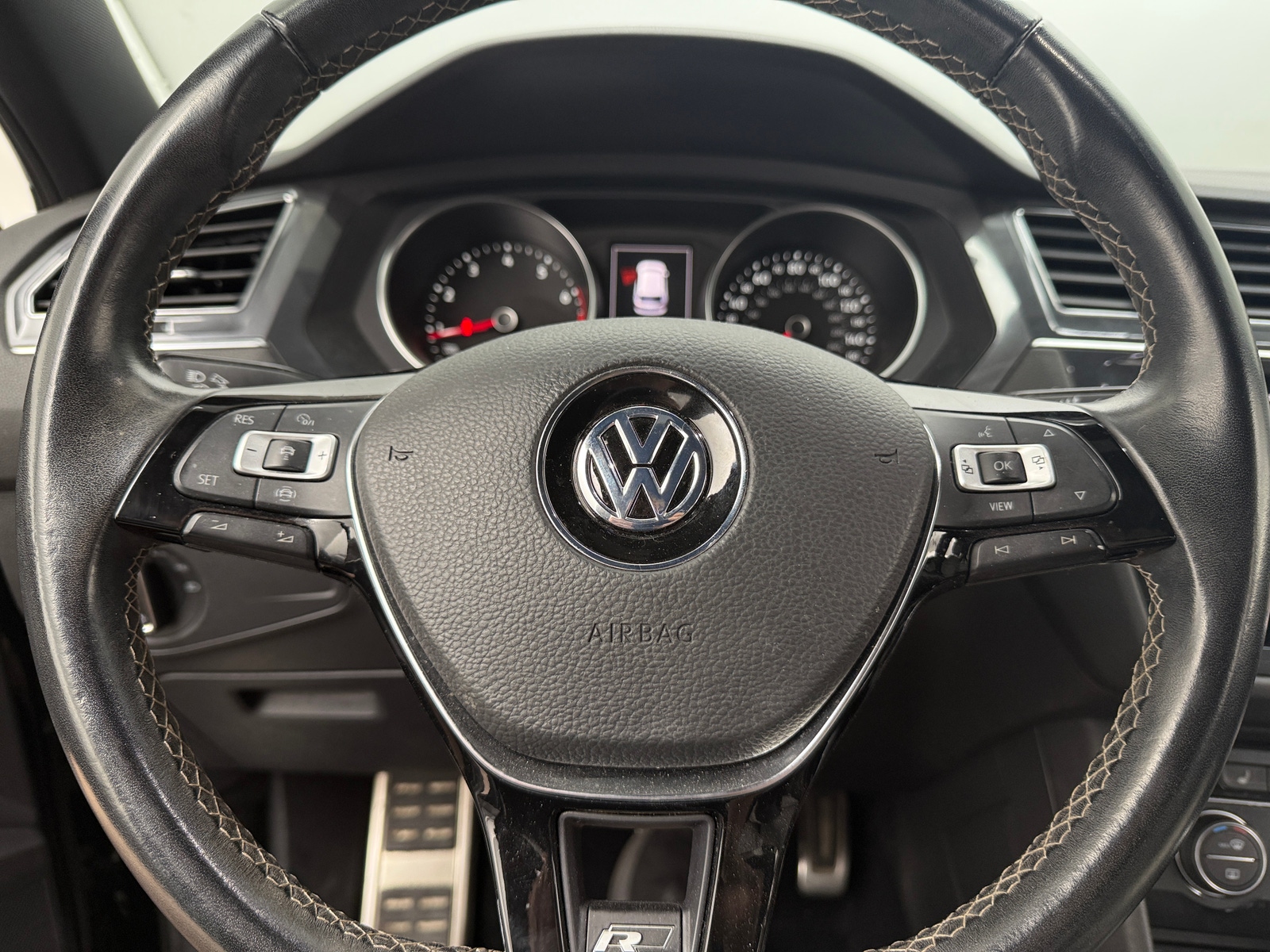 Thumbnail: 2021 Volkswagen Tiguan - 4