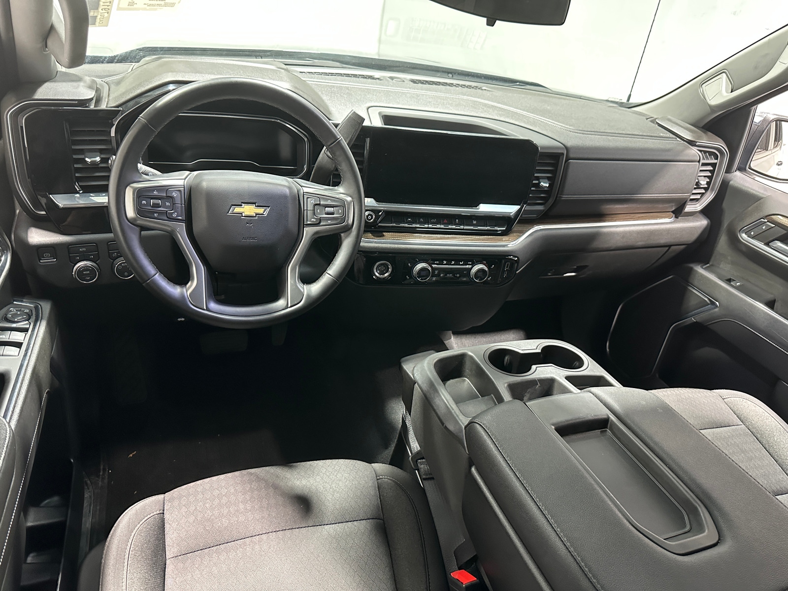 Thumbnail: 2023 Chevrolet Silverado 1500 - 3