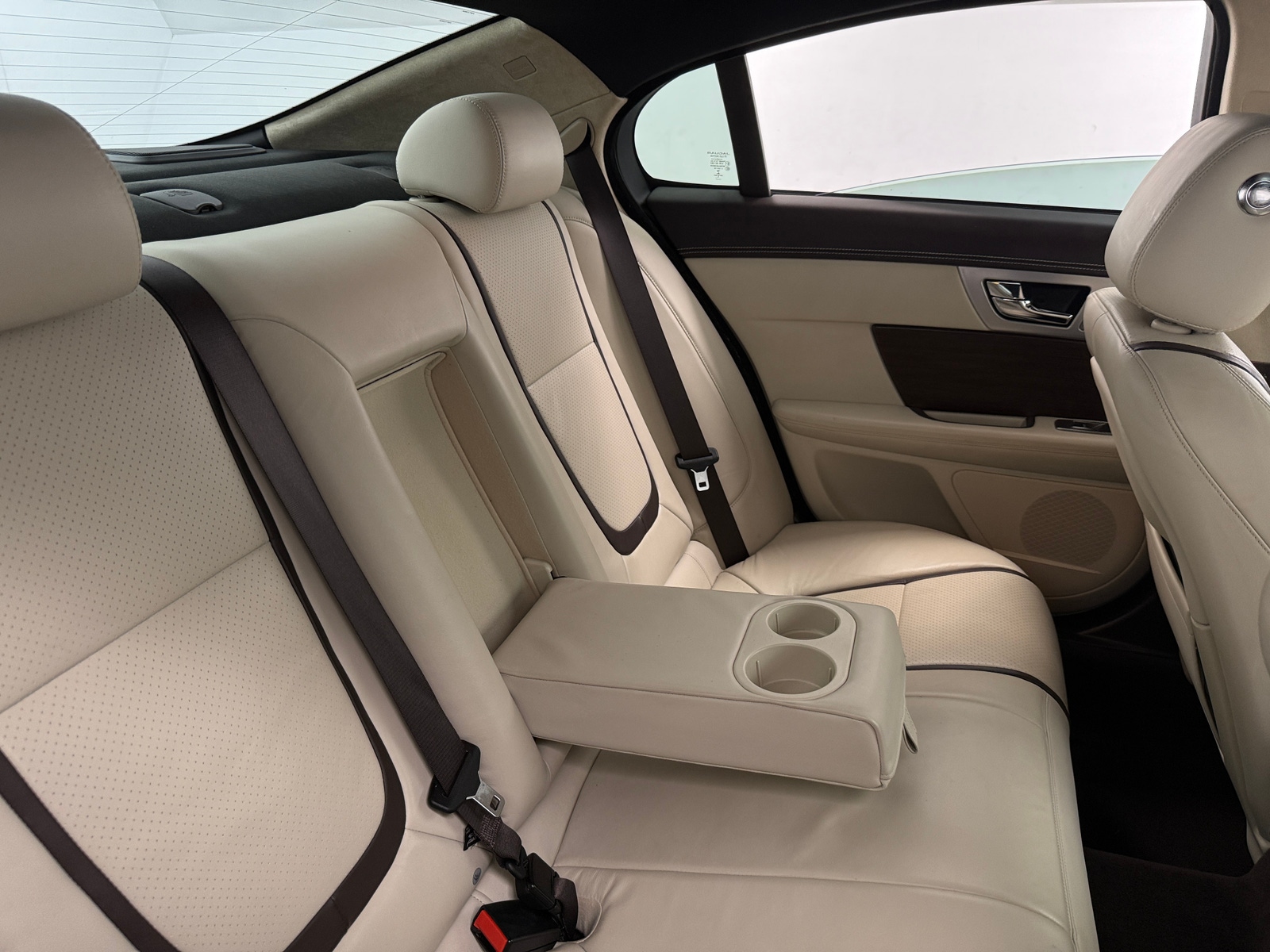 Thumbnail: 2015 Jaguar XF - 5
