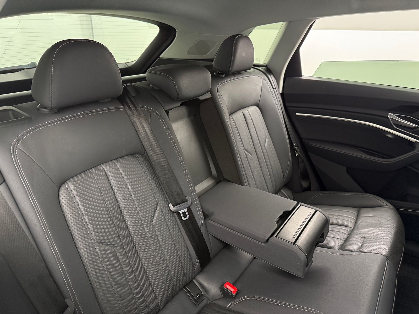 Thumbnail: 2021 Audi e-tron - 5